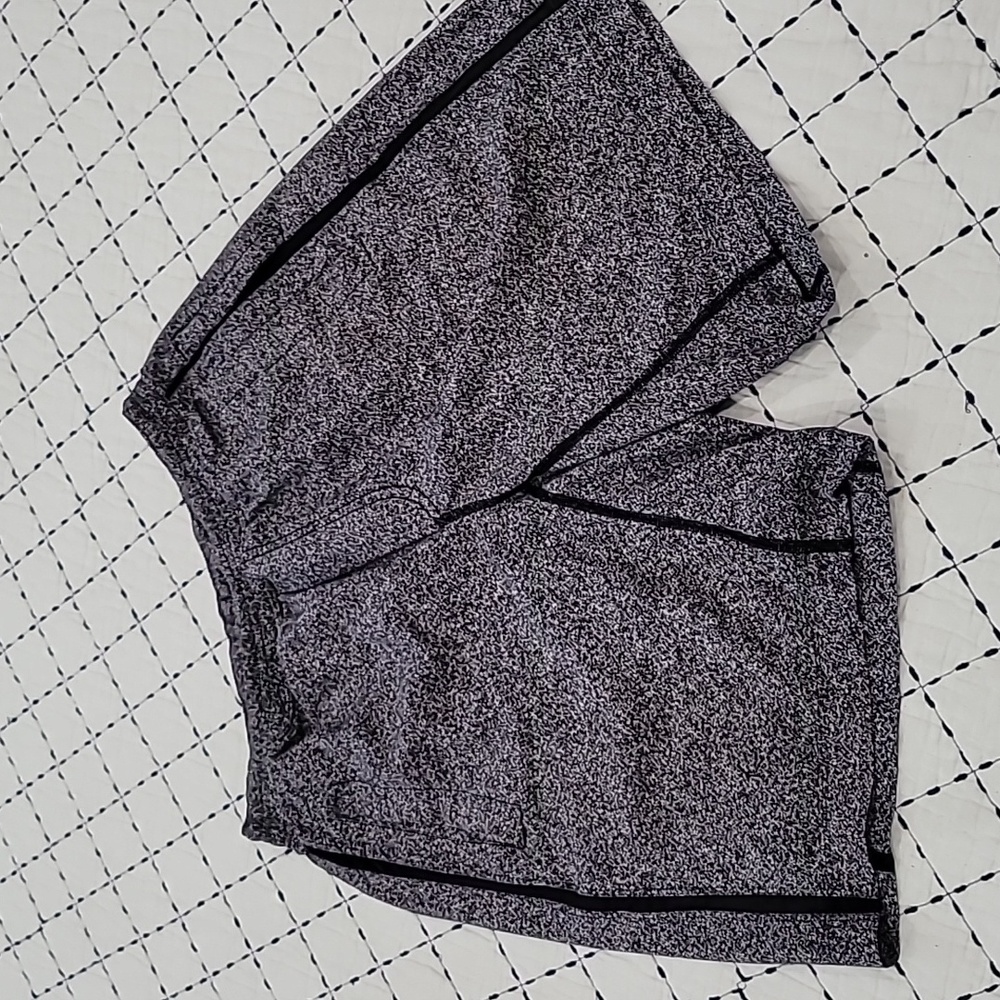 LULULEMON SPORT SHORTS